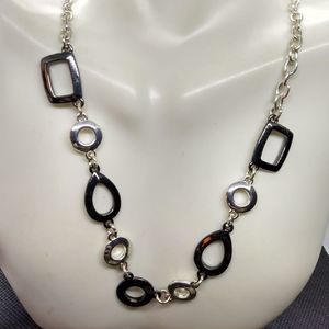 Liz Claiborne dazed‎ necklace